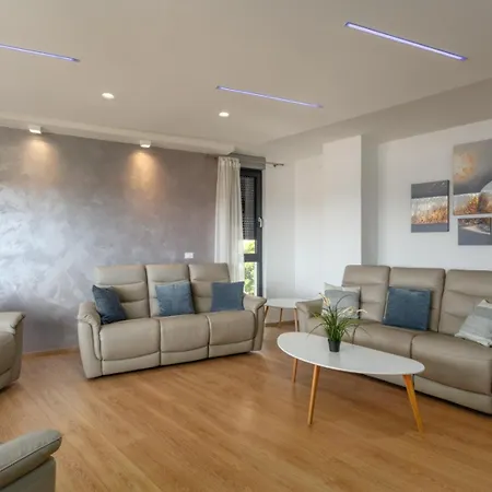 Golfista In Pula For 10 Persons With Whirlpool, Mini Golf, Sea View & Only 200 M From Βίλα
