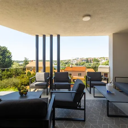 Βίλα Golfista In Pula For 10 Persons With Whirlpool, Mini Golf, Sea View & Only 200 M From *