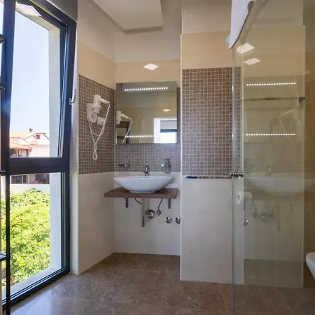 Vila Golfista In Pula For 10 Persons With Whirlpool, Mini Golf, Sea View & Only 200 M From *