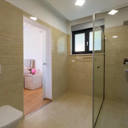 Golfista In Pula For 10 Persons With Whirlpool, Mini Golf, Sea View & Only 200 M From Vila *