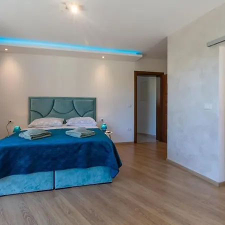 Golfista In Pula For 10 Persons With Whirlpool, Mini Golf, Sea View & Only 200 M From *